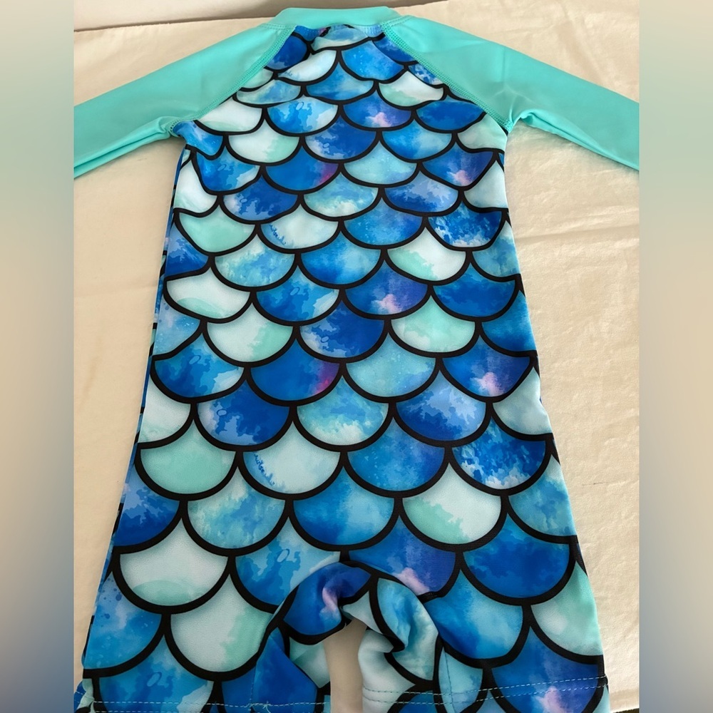 NWT Umelok Kid’s Mermaid Scale Pattern Full-Zip Swim Wear UPF 50+; Size 0-3 mo - Picture 2 of 9